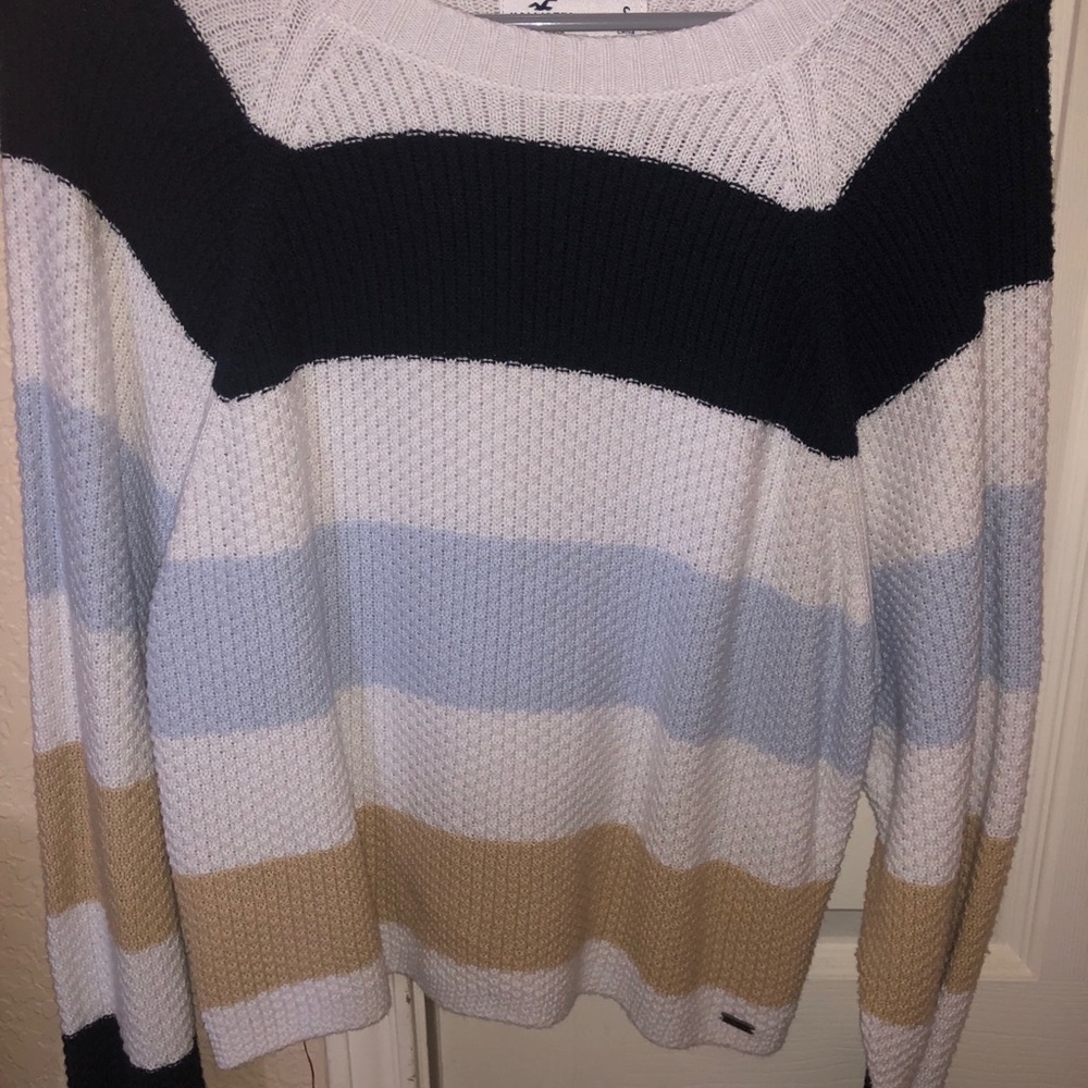 Hollister sweater